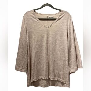 Wonderly bell sleeve top large NWT